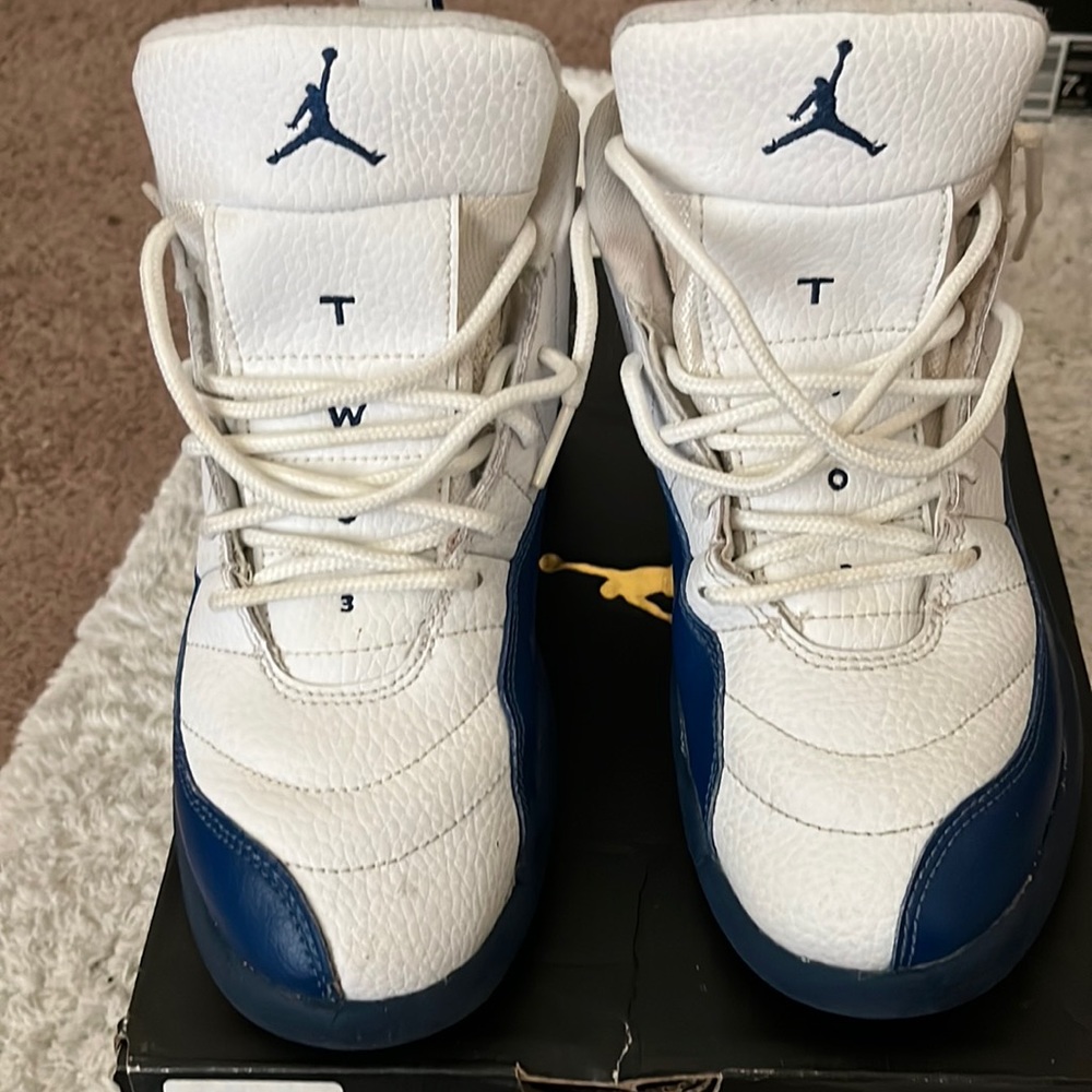 Jordan 12 RETRO Color:White/French Blue Size:3Y